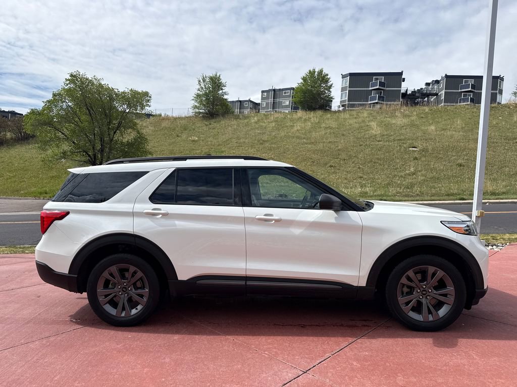 Certified 2021 Ford Explorer XLT w/ Equipment Group 202A AWD/4WD image 10