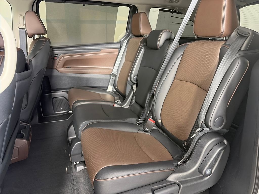 Used 2025 Honda Odyssey Elite image 12