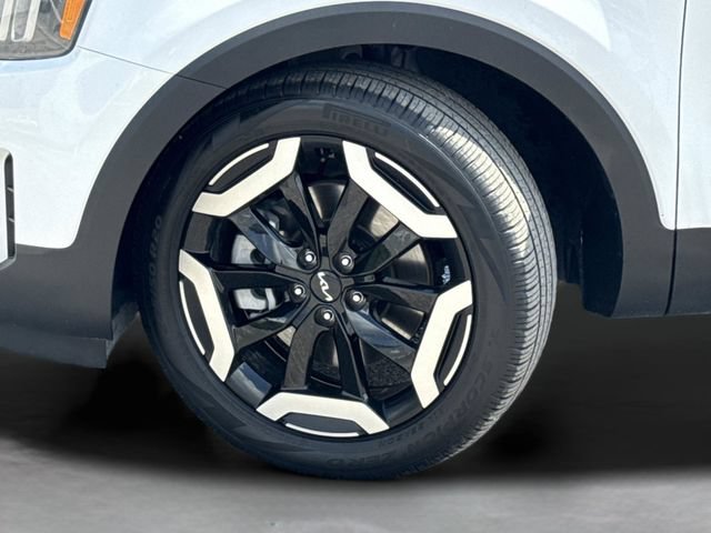 Used 2024 Kia Telluride EX w/ EX Captain's Chair Package FWD image 46