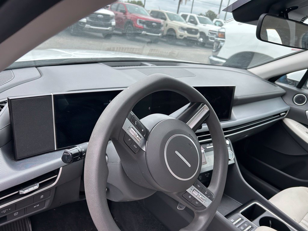 Used 2025 Hyundai Sonata SEL FWD image 10