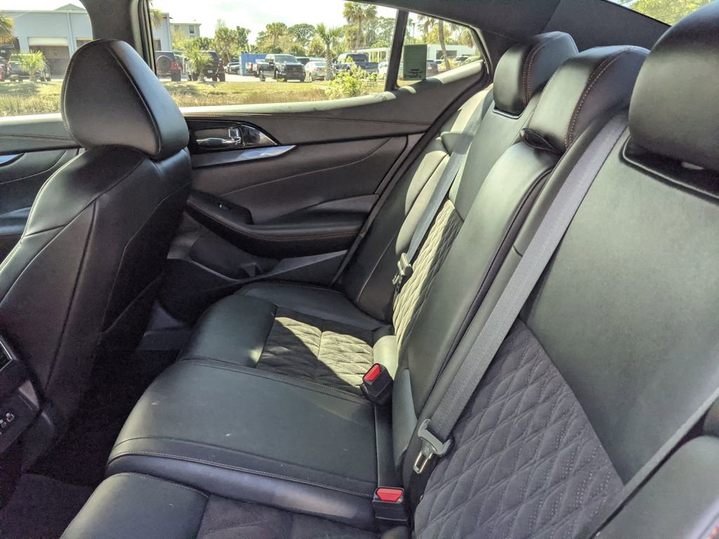 Used 2023 Nissan Maxima SR w/ Sport Mat Group image 19