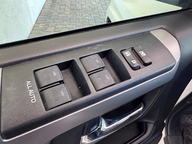 Used 2020 Toyota 4Runner SR5 AWD/4WD image 10