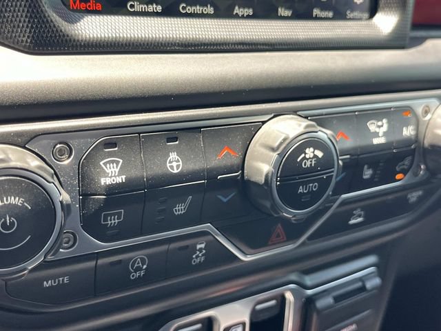 Used 2023 Jeep Gladiator Rubicon w/ Cold Weather Group AWD/4WD image 37