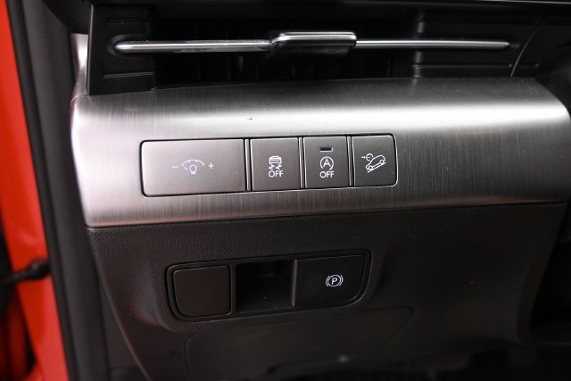 Used 2025 Hyundai Kona SE AWD/4WD image 23
