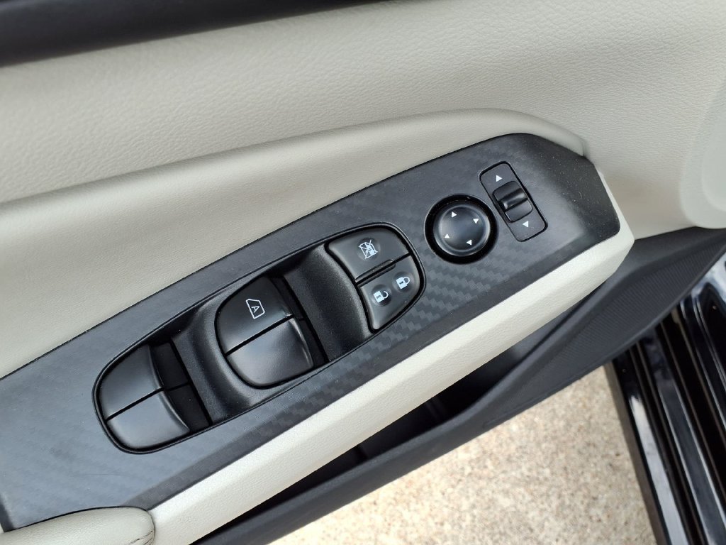 Used 2025 Nissan Altima 2.5 SV FWD image 23