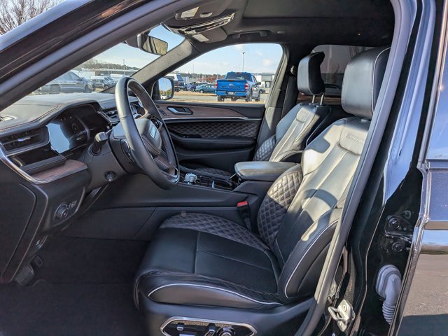 Used 2023 Jeep Grand Cherokee L Summit w/ High Altitude Package image 15