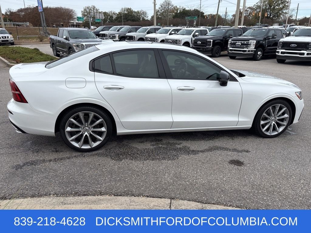 Used 2021 Volvo S60 T5 Momentum w/ Advanced Package image 6