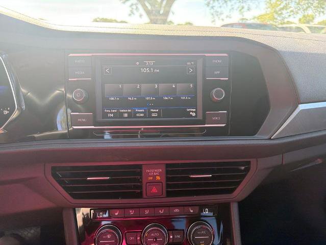 Used 2023 Volkswagen Jetta SE w/ Black Wheel Package FWD image 12