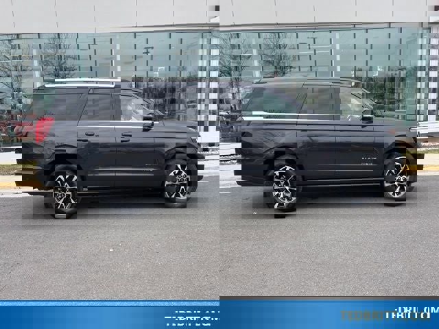 Certified 2025 Ford Expedition Max Platinum image 6