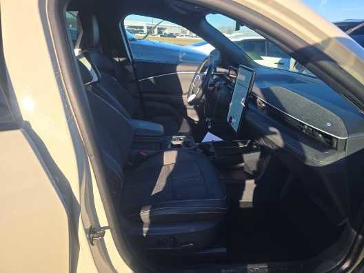 Certified 2025 Ford Mustang Mach-E GT image 11