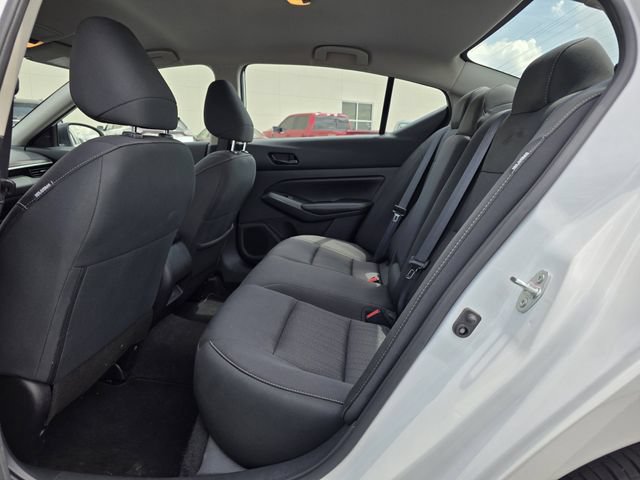 Used 2025 Nissan Altima 2.5 SV FWD image 16