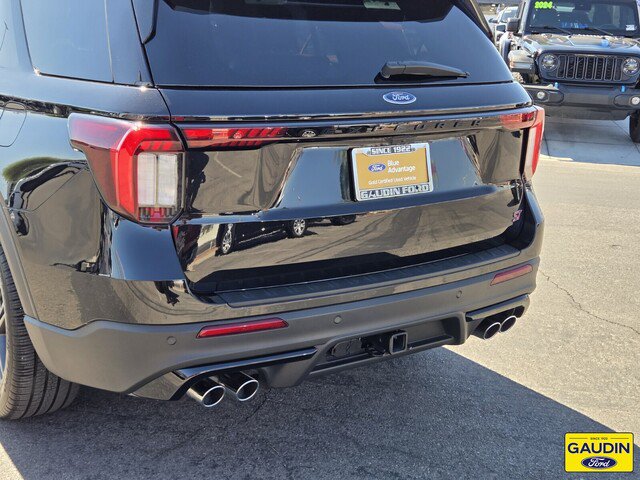 Certified 2025 Ford Explorer ST AWD/4WD image 6