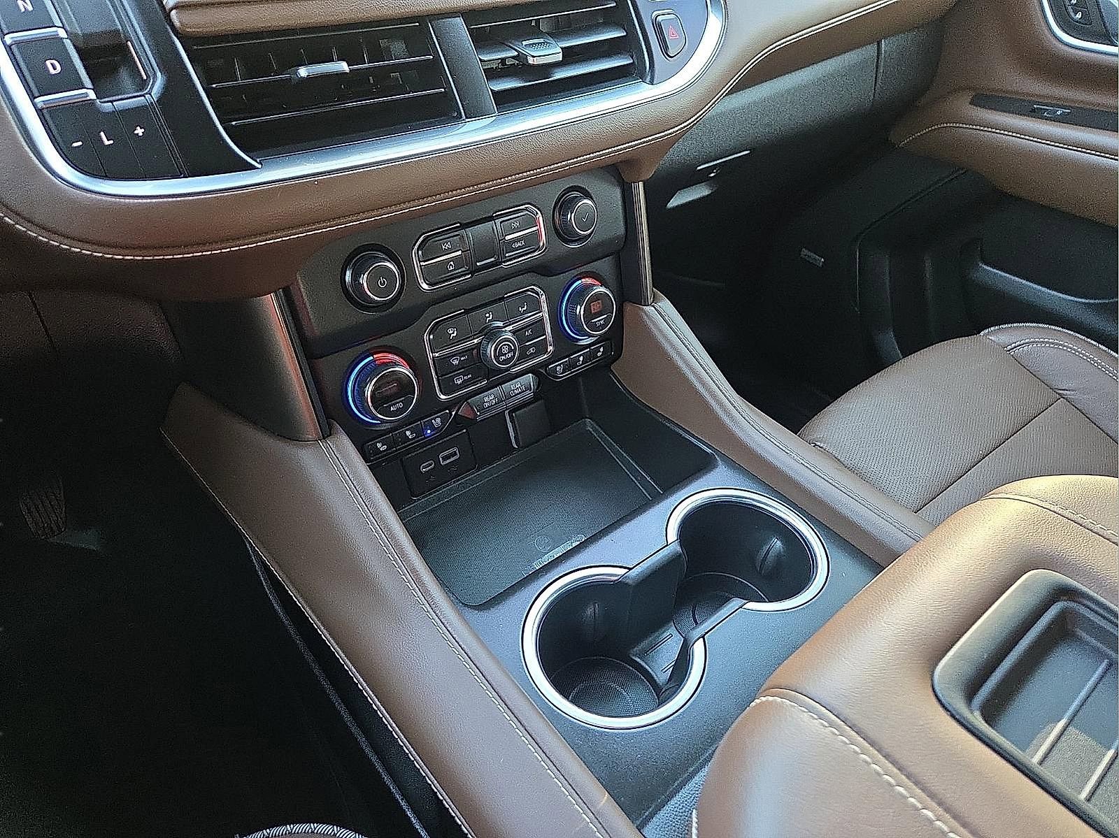 Used 2022 Chevrolet Suburban High Country image 25