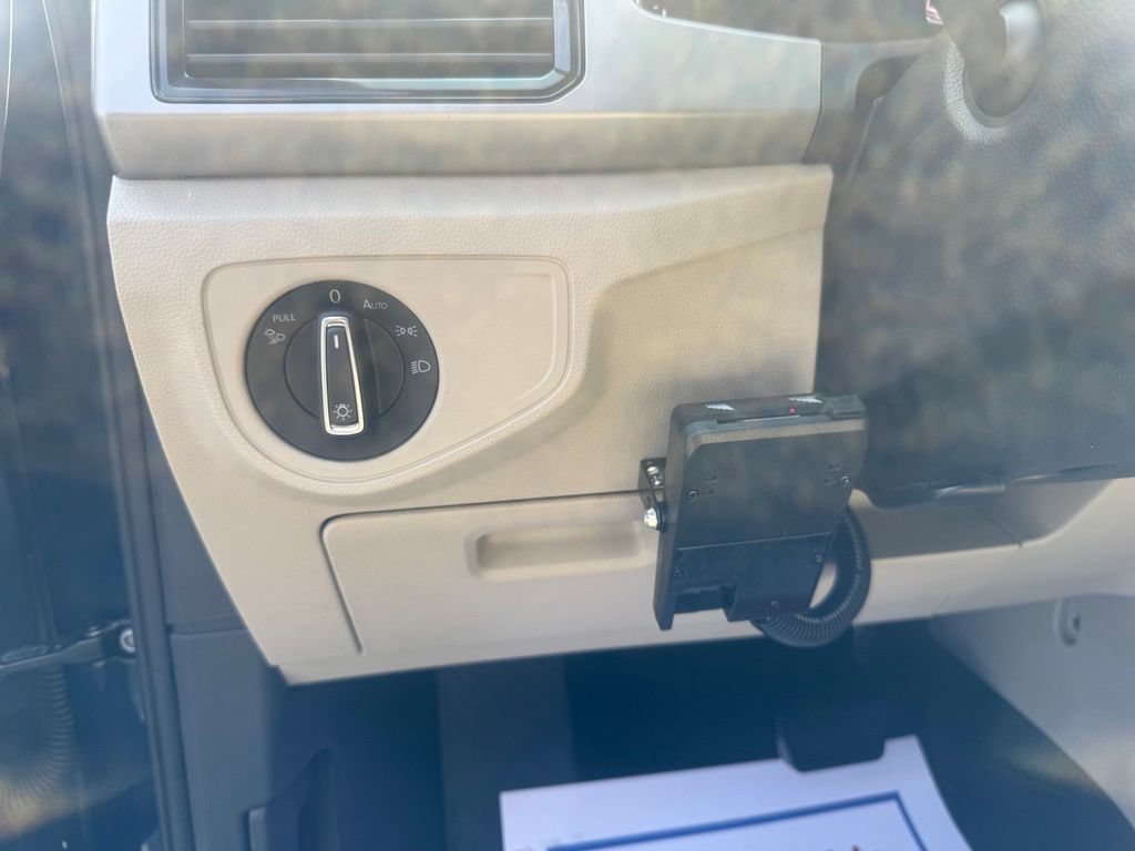 Used 2021 Volkswagen Atlas SEL Premium AWD/4WD image 19
