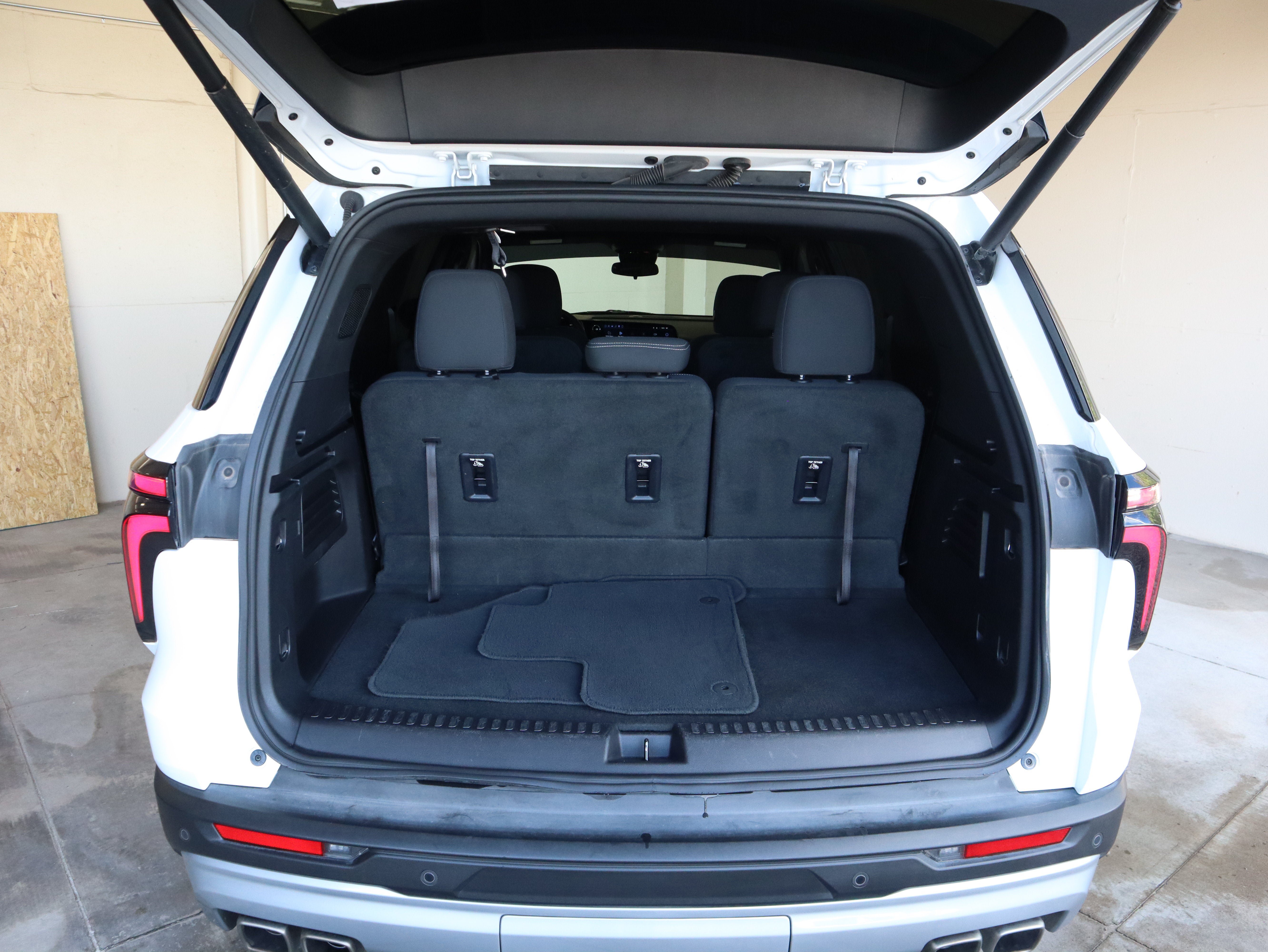 Used 2024 Chevrolet Traverse LT AWD/4WD image 44