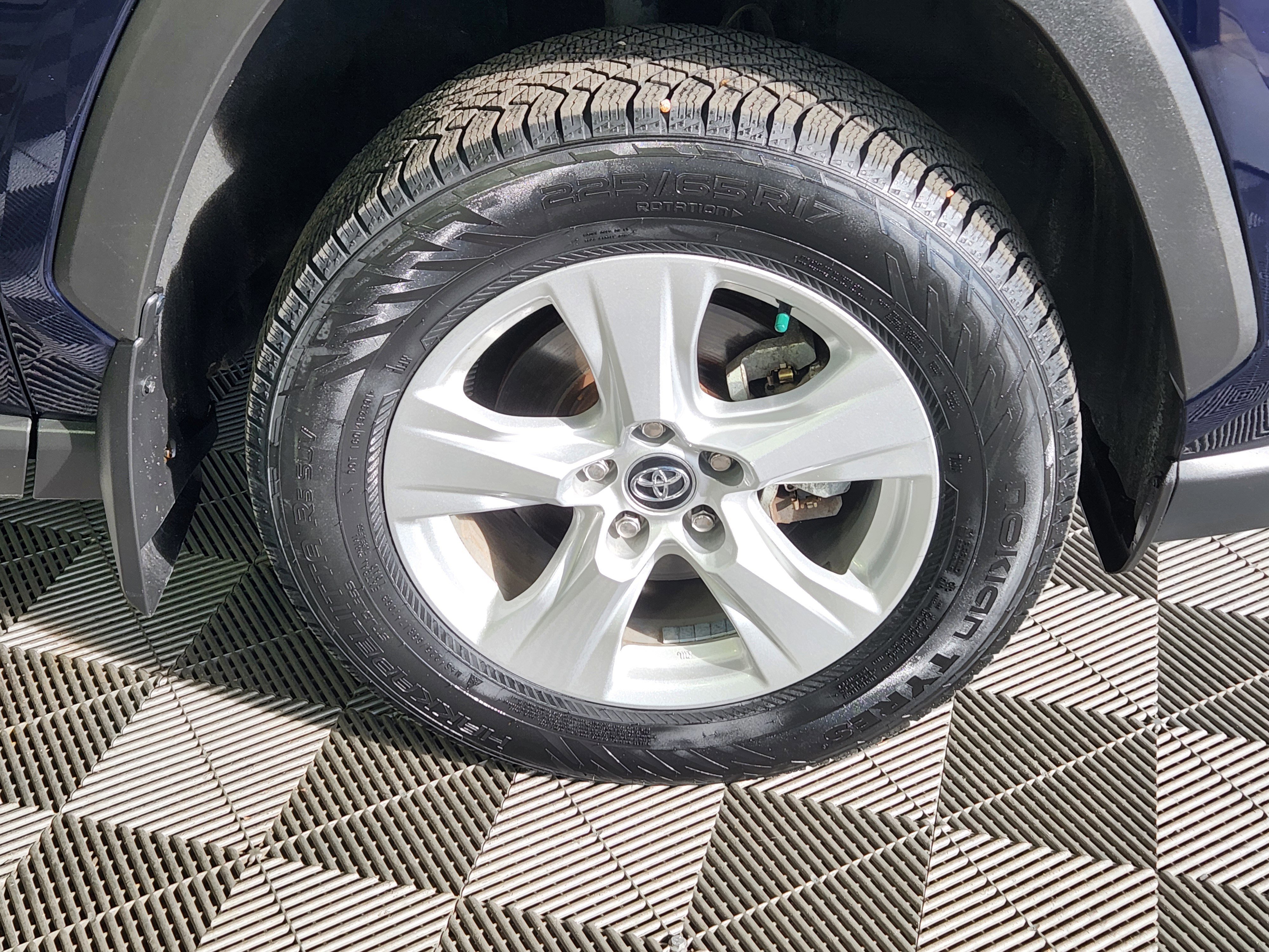 Used 2020 Toyota RAV4 XLE image 9