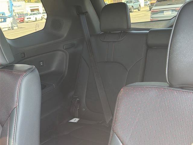 Used 2025 Honda Pilot Black Edition image 6