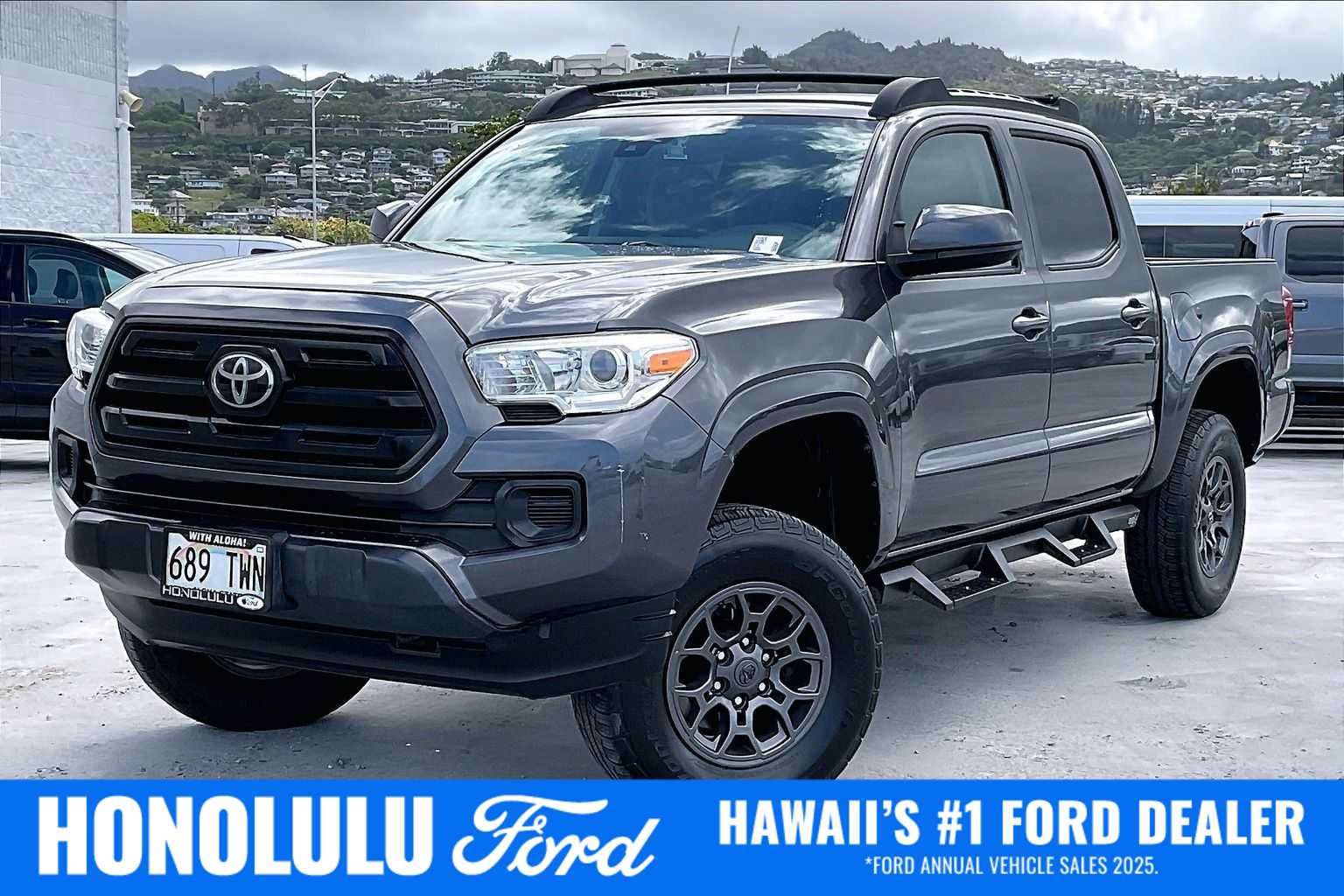 Used 2018 Toyota Tacoma SR5 RWD image 1