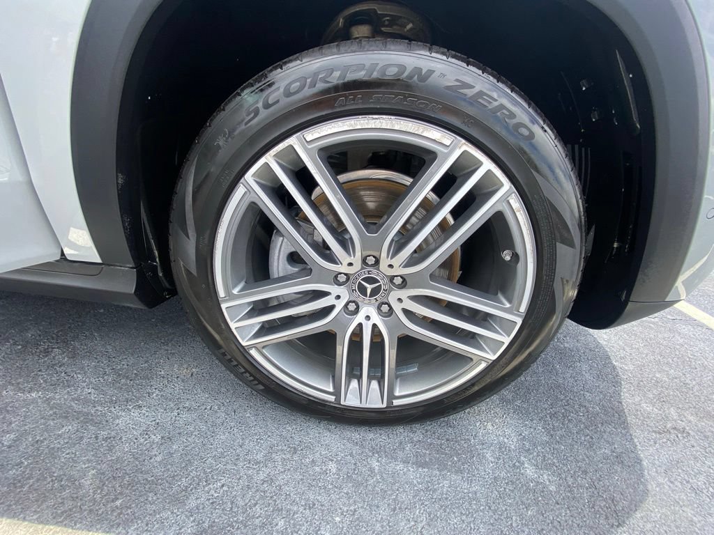 Used 2024 Mercedes-Benz GLS 450 4MATIC image 30