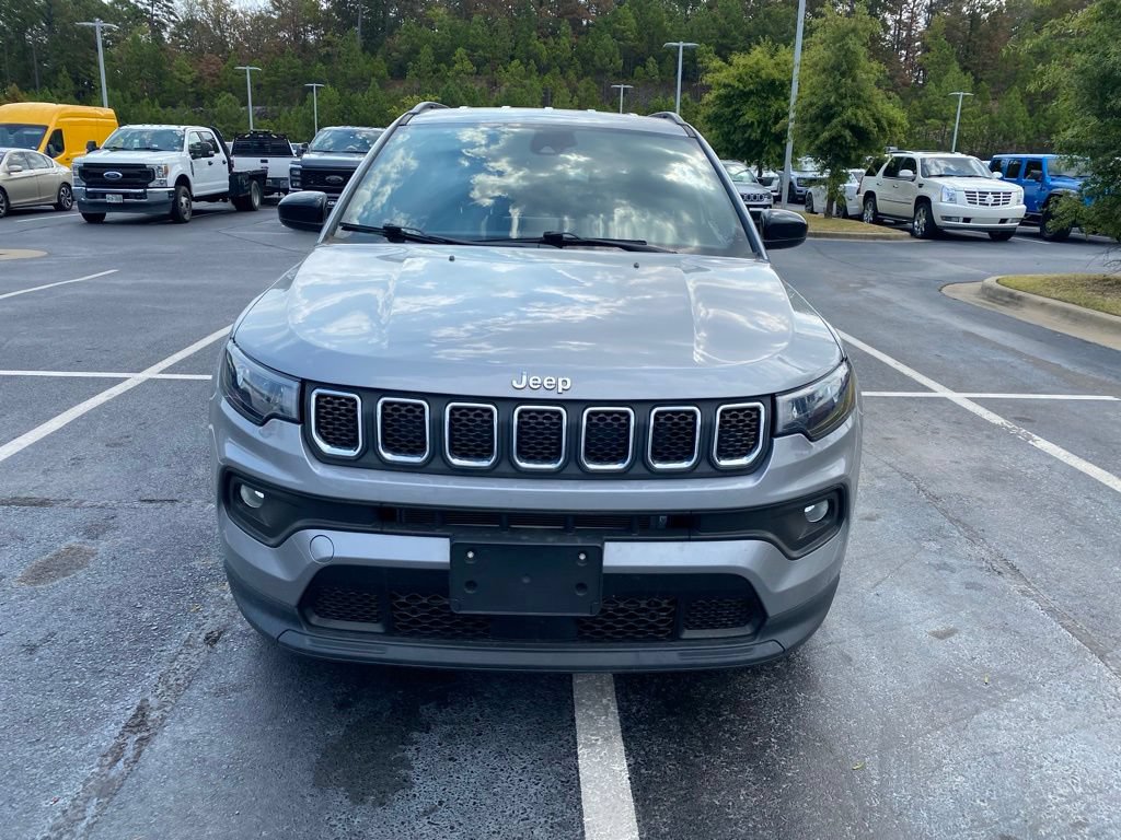 Used 2024 Jeep Compass Latitude AWD/4WD image 2