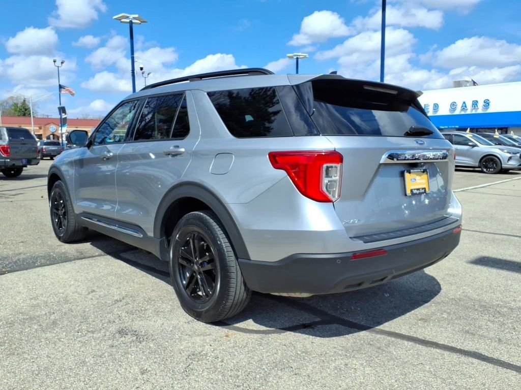 Certified 2023 Ford Explorer XLT image 9