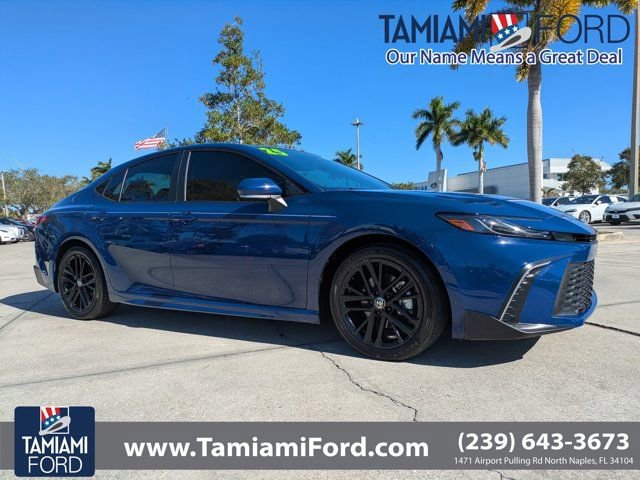 Used 2025 Toyota Camry SE image 6