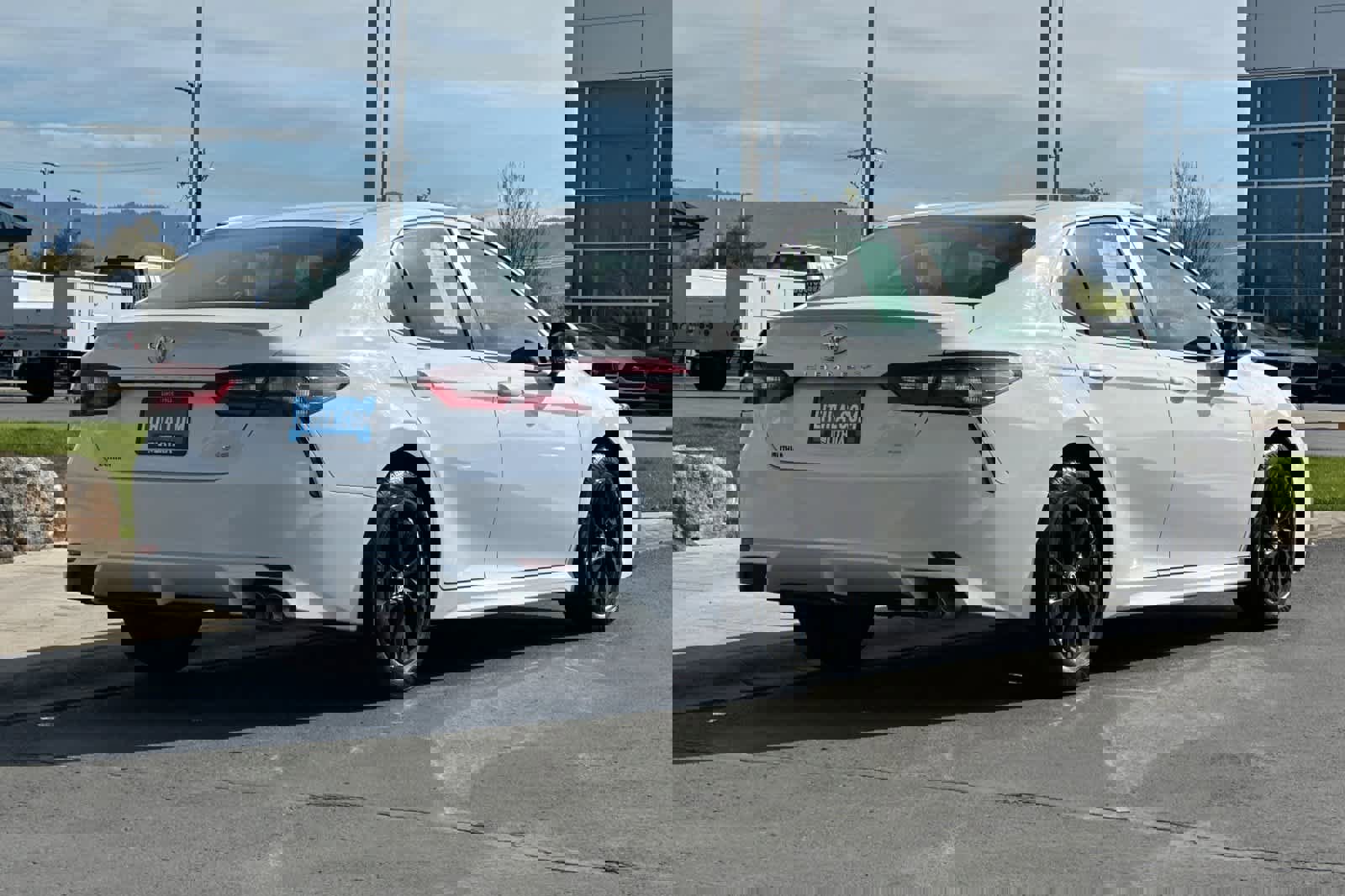 Used 2024 Toyota Camry SE FWD image 5