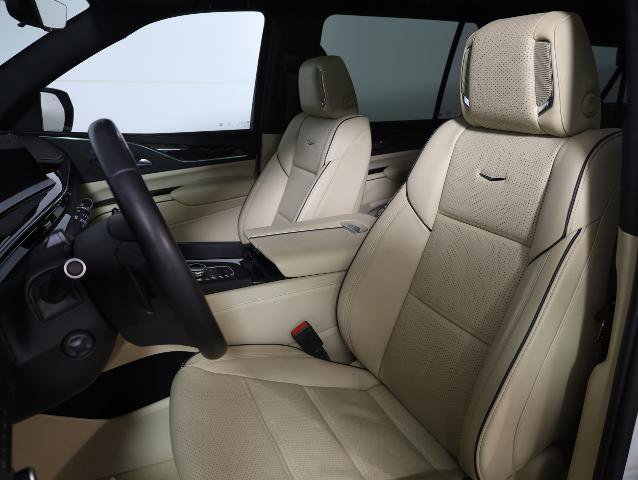 Used 2023 Cadillac Escalade ESV Premium Luxury w/ LPO, Illumination Package image 8