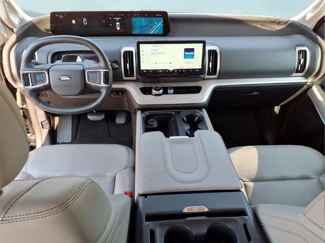 Certified 2025 Ford Expedition Active AWD/4WD image 4
