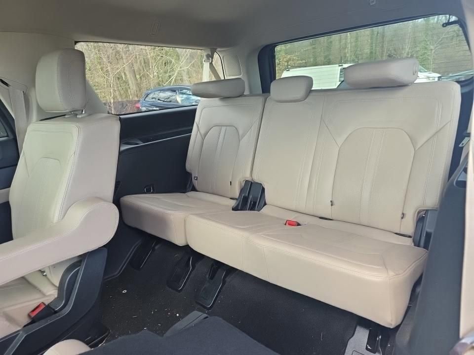 Certified 2022 Ford Expedition Max Limited AWD/4WD image 10