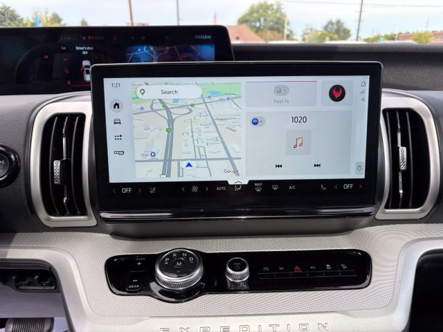 Certified 2025 Ford Expedition Active AWD/4WD image 26