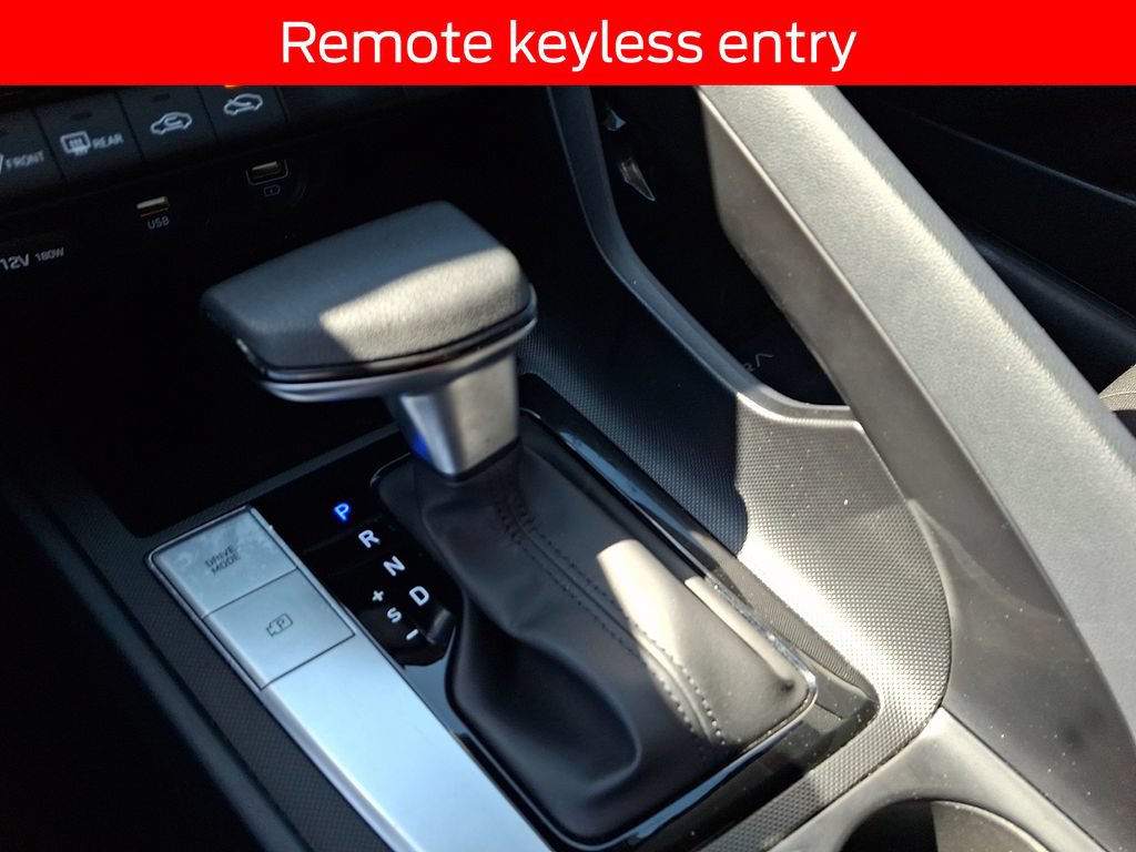 Used 2022 Hyundai Elantra SEL FWD image 14