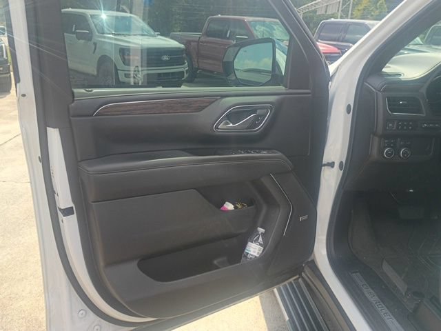 Used 2023 Chevrolet Suburban Premier AWD/4WD image 48