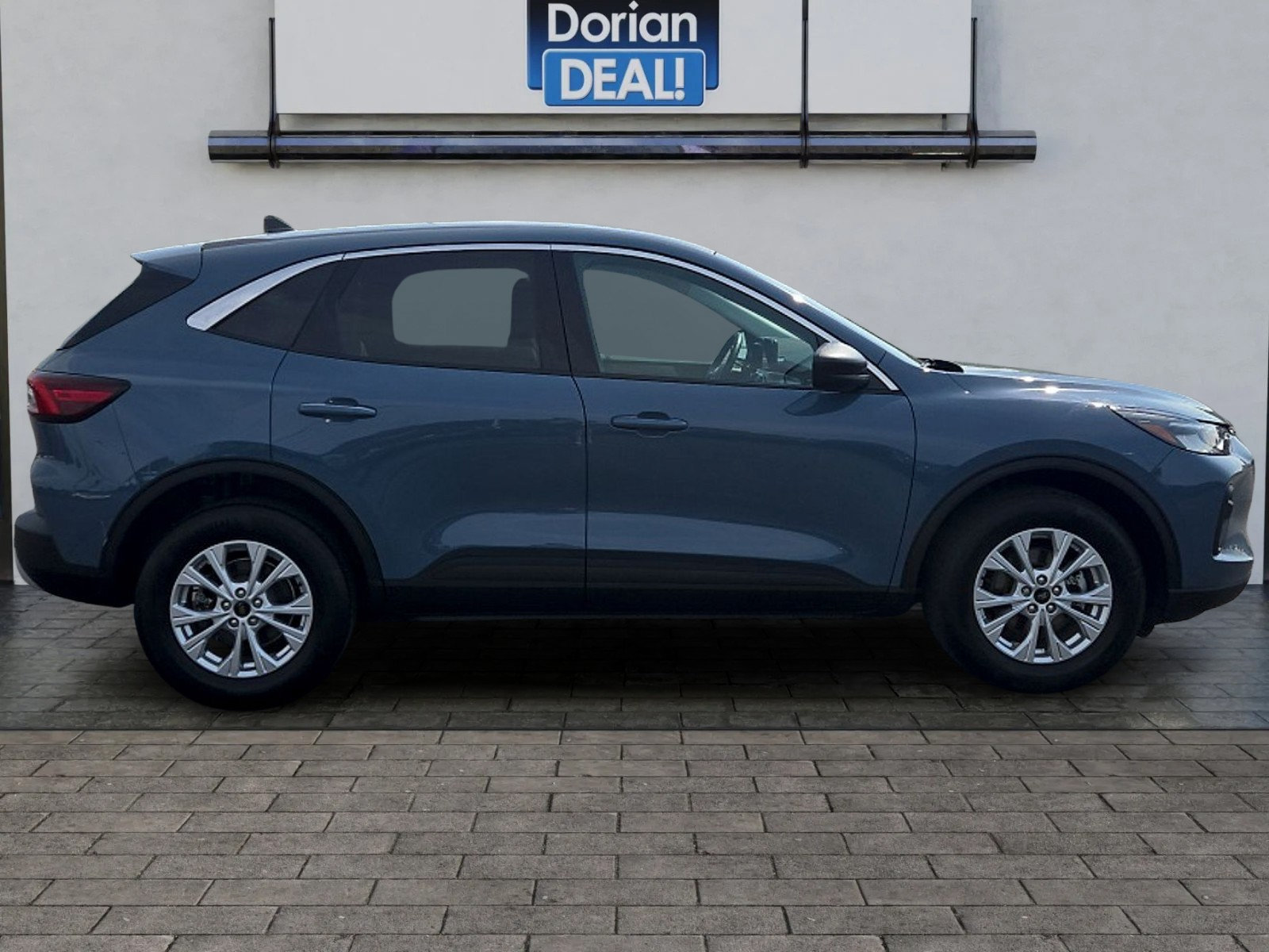 Certified 2023 Ford Escape Active AWD/4WD image 2