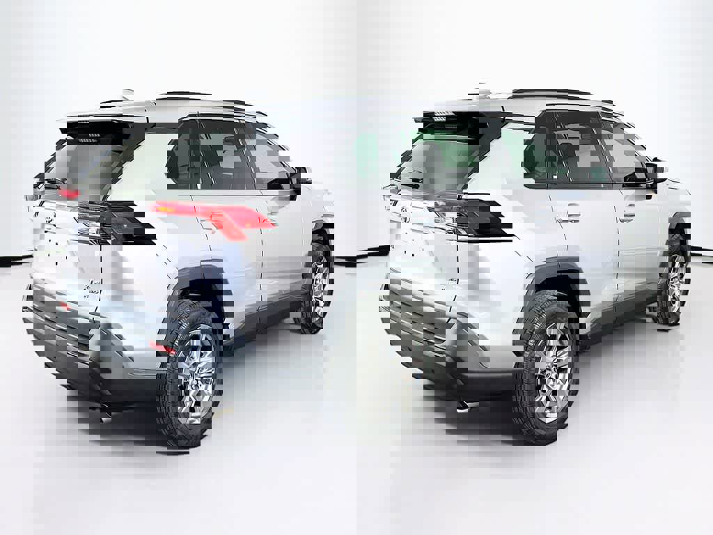 Used 2024 Toyota RAV4 XLE image 5