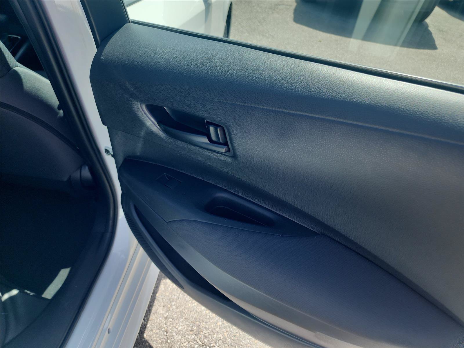 Used 2022 Toyota Corolla LE FWD image 18