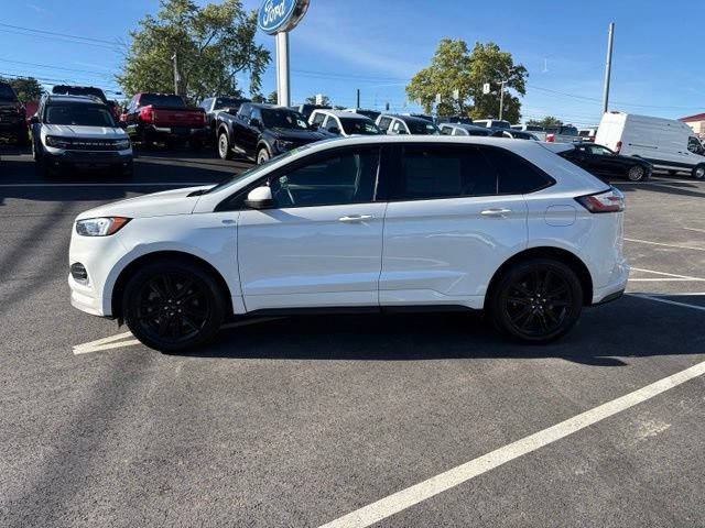 Certified 2022 Ford Edge ST-Line w/ Class II Trailer Tow Package AWD/4WD image 6