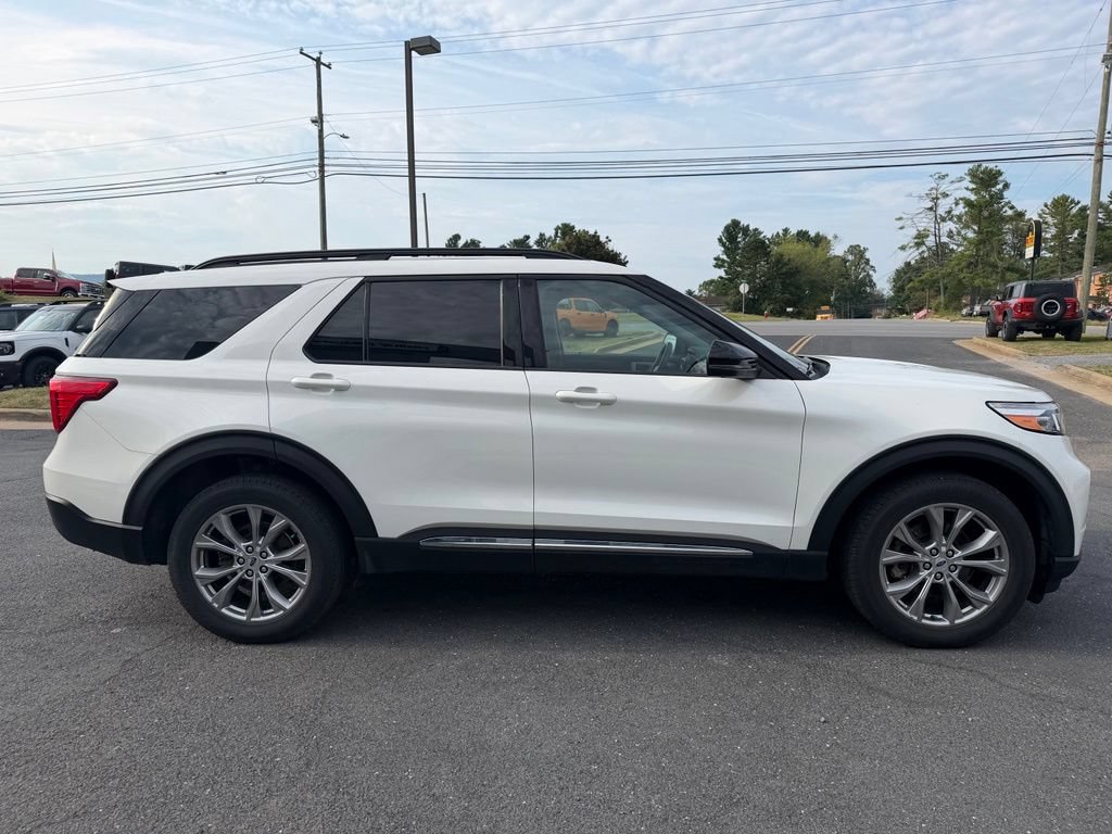 Certified 2022 Ford Explorer XLT w/ Equipment Group 202A AWD/4WD image 6