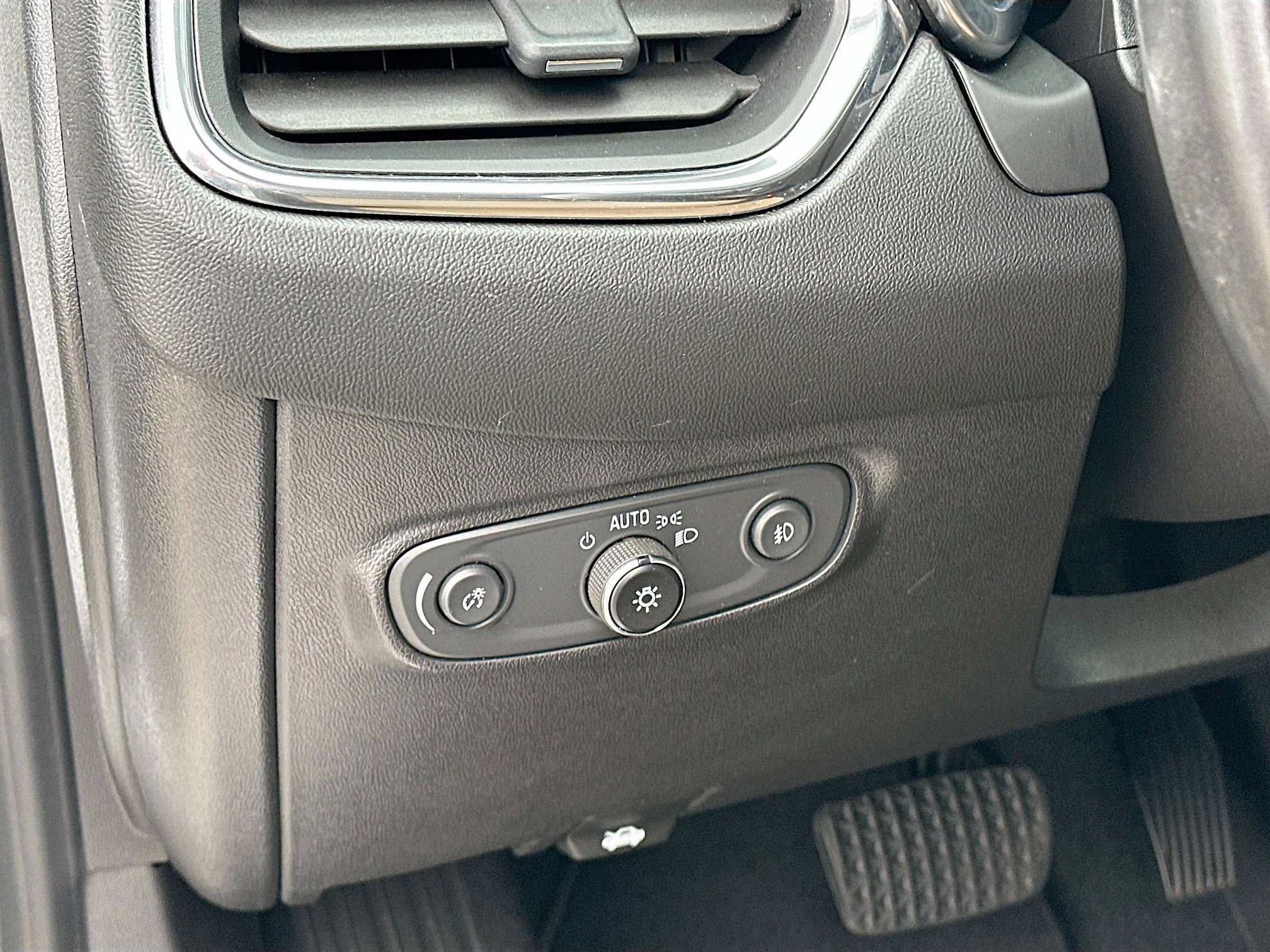 Used 2022 Chevrolet Equinox Premier image 10