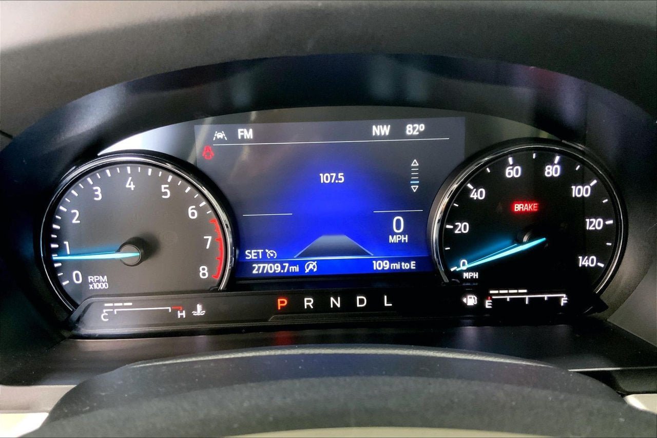 Certified 2024 Ford Explorer XLT RWD image 20