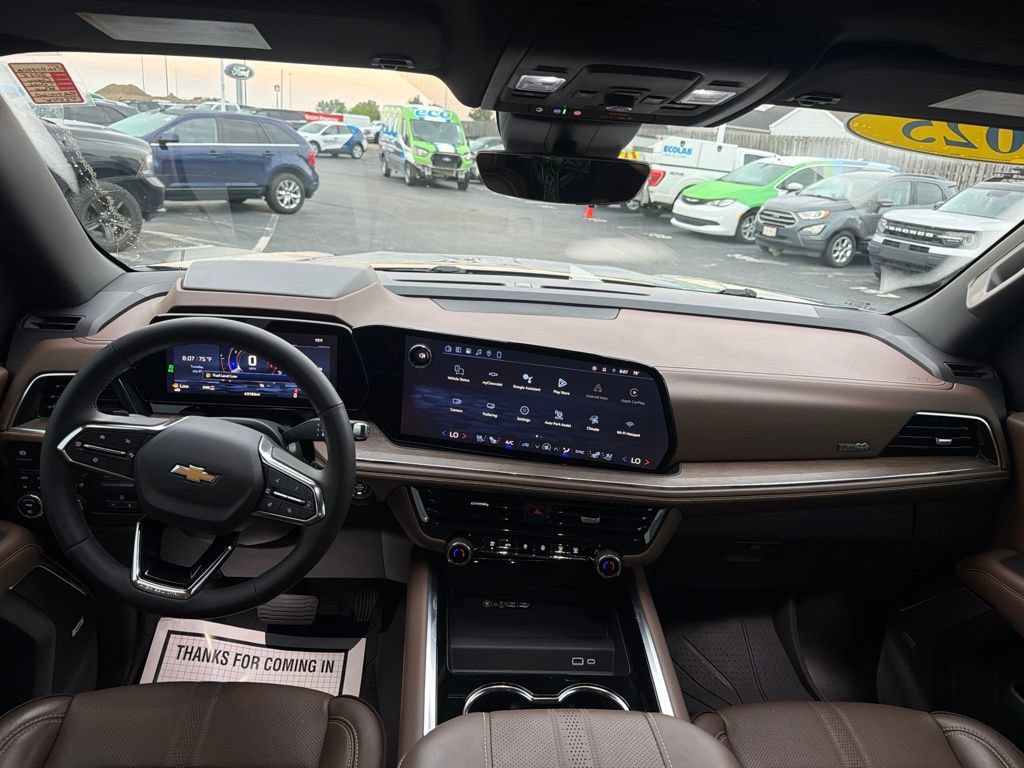 Used 2025 Chevrolet Tahoe High Country AWD/4WD image 18