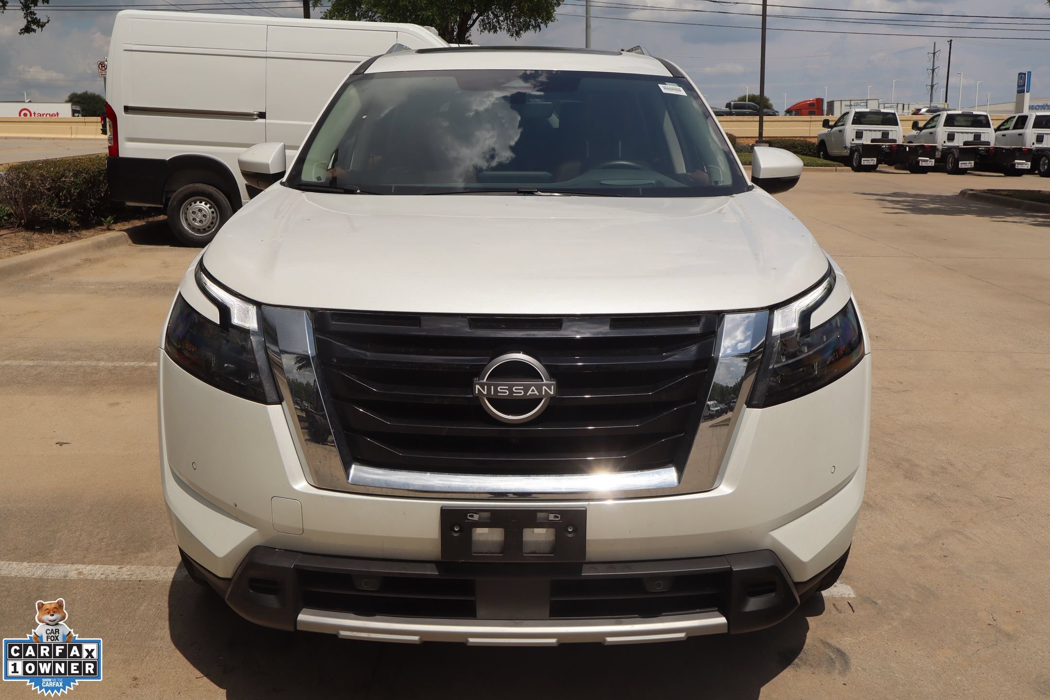 Used 2025 Nissan Pathfinder Platinum FWD image 9