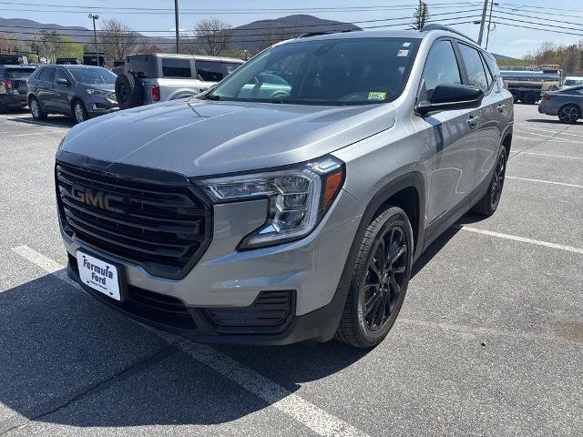 Used 2024 GMC Terrain SLE w/ Elevation Edition AWD/4WD image 7