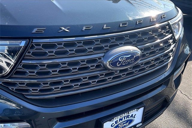 Certified 2022 Ford Explorer XLT w/ Equipment Group 202A image 29