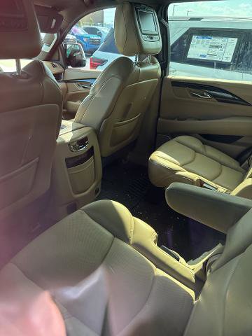 Used 2018 Cadillac Escalade Platinum image 6