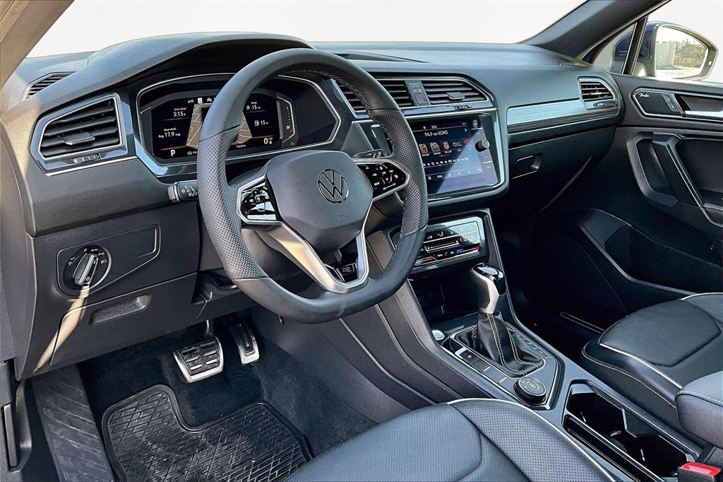 Used 2022 Volkswagen Tiguan SEL R-Line image 14