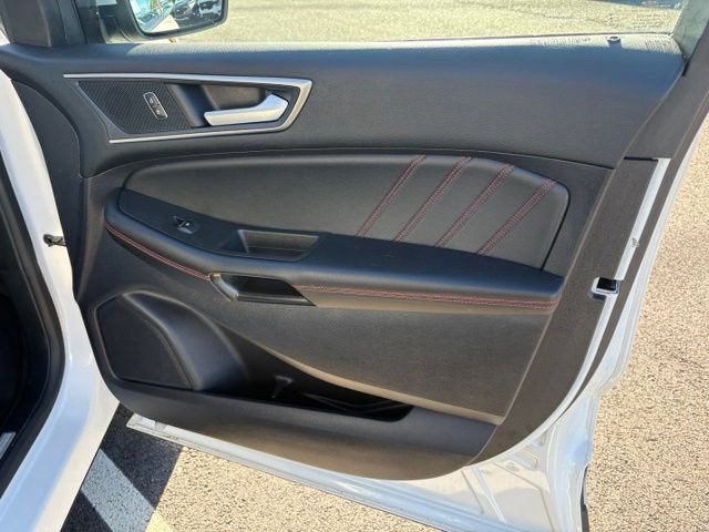 Certified 2022 Ford Edge ST-Line w/ Class II Trailer Tow Package AWD/4WD image 37