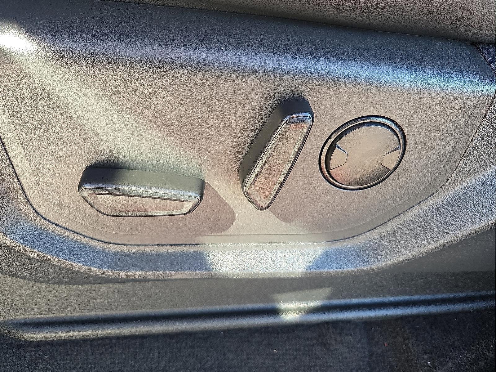 Certified 2024 Ford Expedition XLT image 16