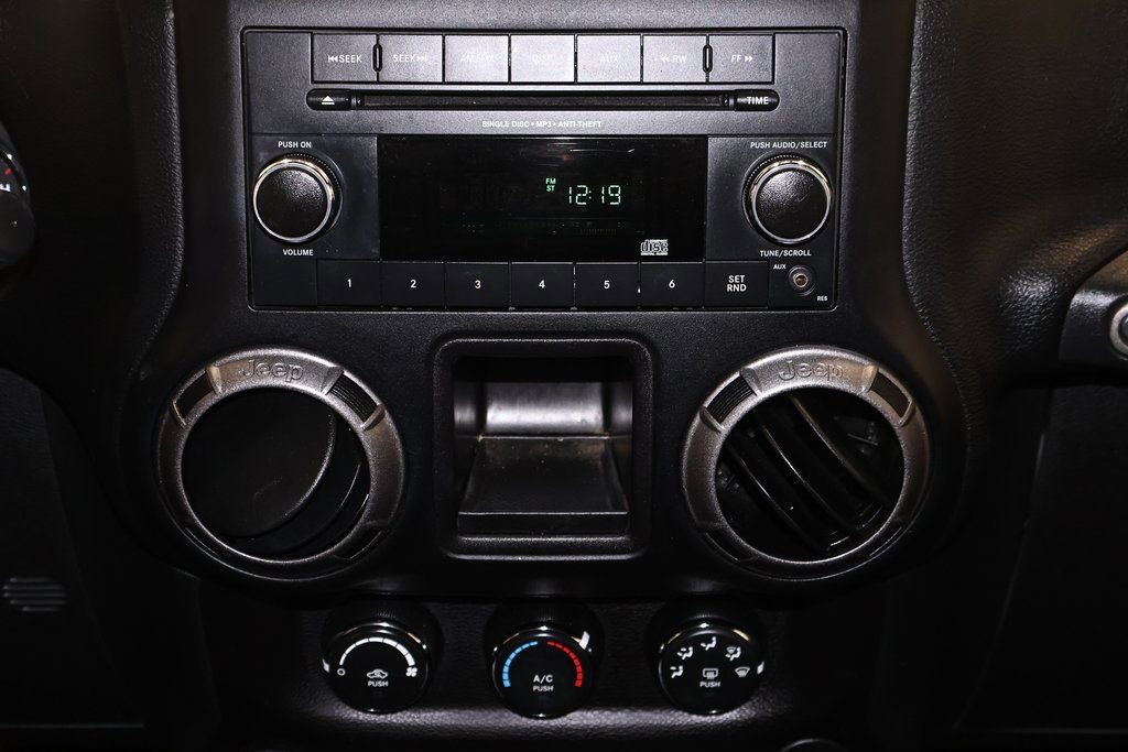 Used 2018 Jeep Wrangler Unlimited Sport image 26