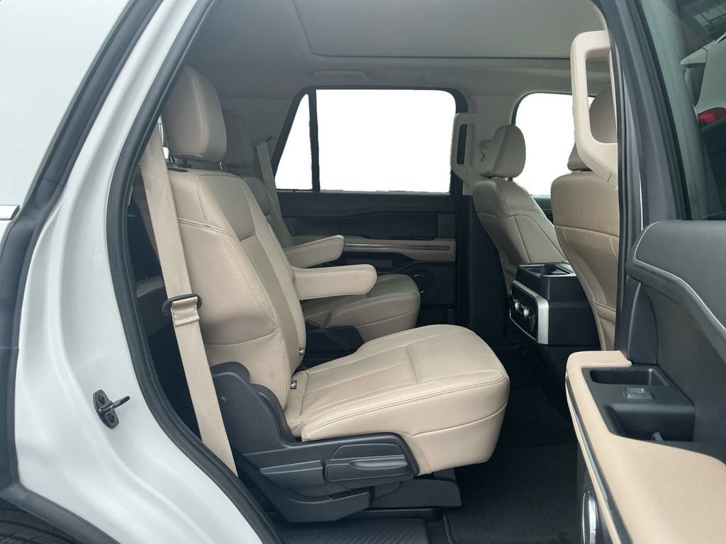 Certified 2024 Ford Expedition XLT RWD image 23
